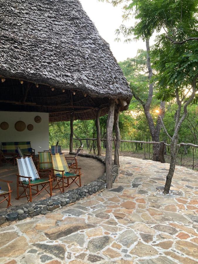 Готель Lemara Eco Camp Kisaki Екстер'єр фото
