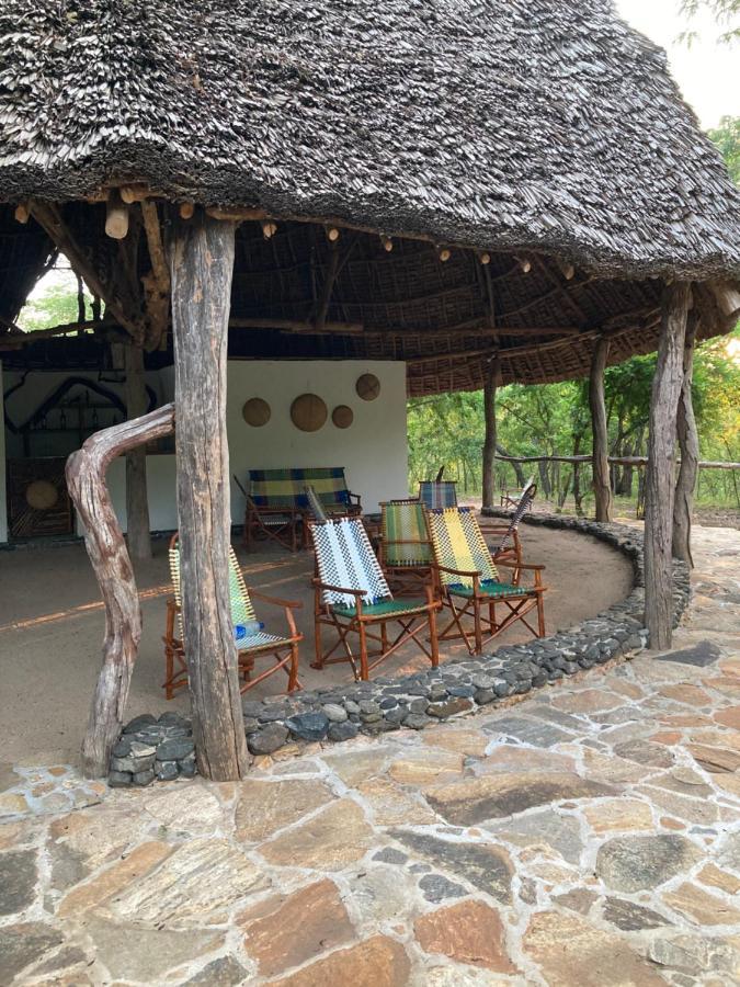 Готель Lemara Eco Camp Kisaki Екстер'єр фото